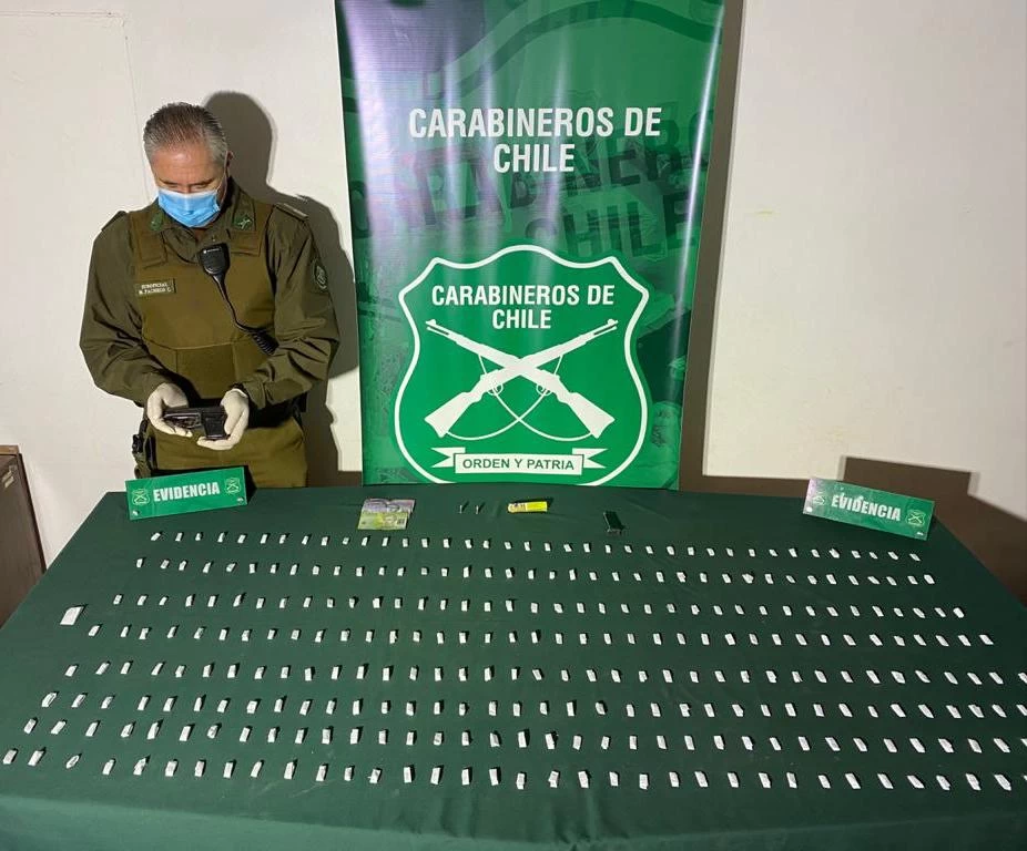 Os7 De Carabineros Detuvo A Pareja Que Vendía Pasta Base 6798